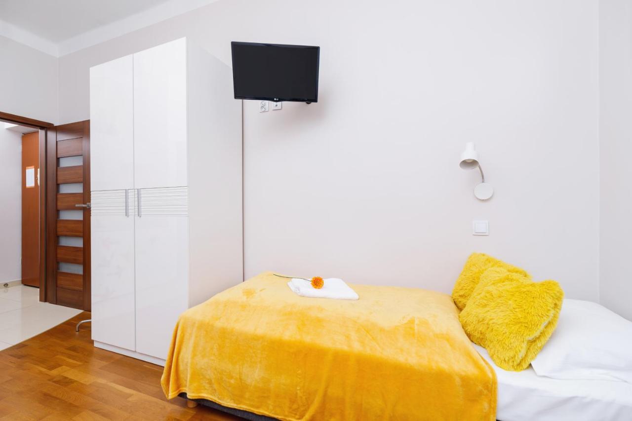 Apartamento Studio Krowoderska Kraków by Renters Exterior foto